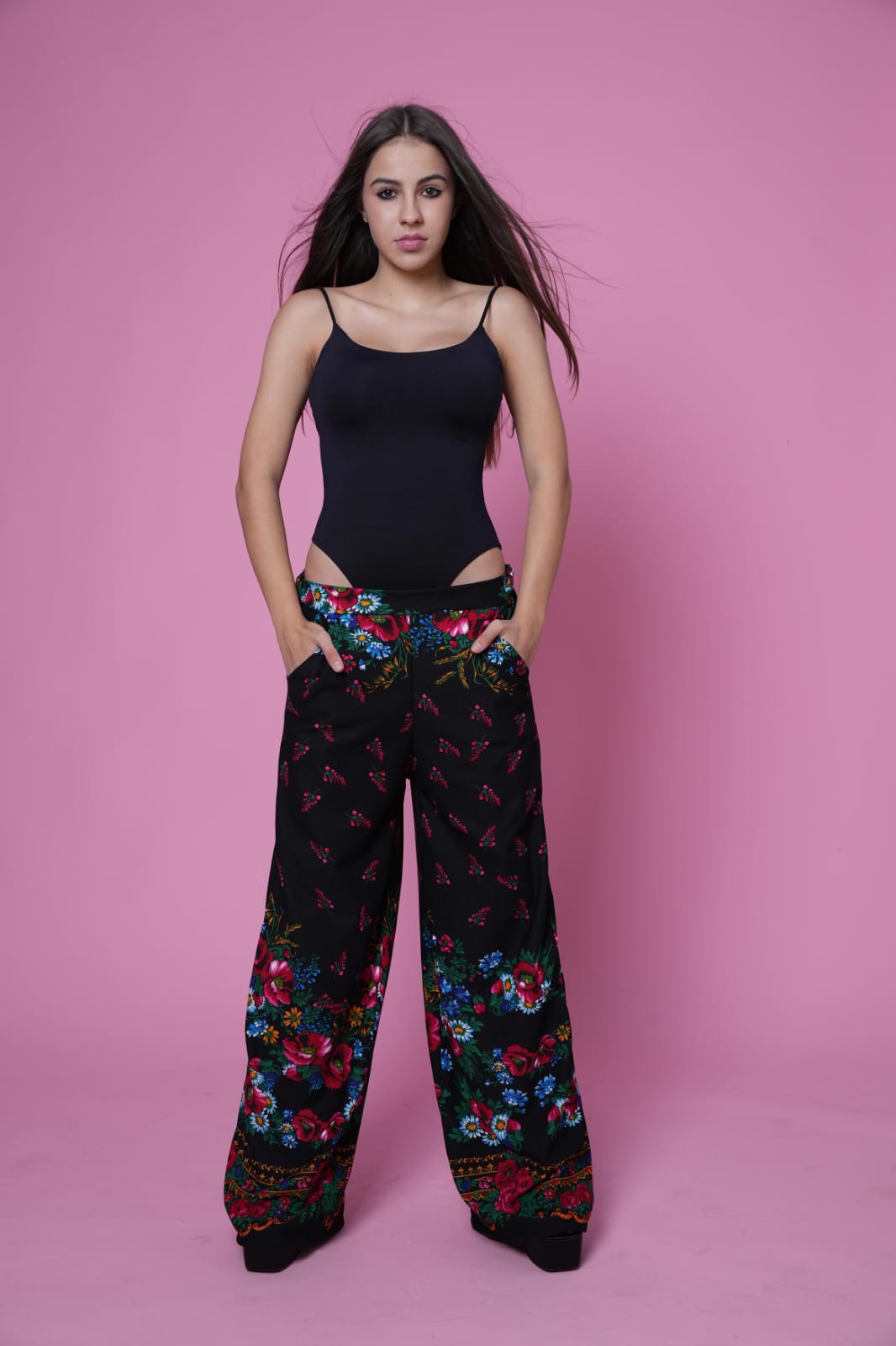 Pants with floral print